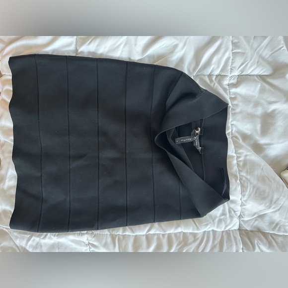 BcbgMAXAZRIA SIMONE TEXTURED POWER SKIRT BLACK SMALL - Picture 7 of 11